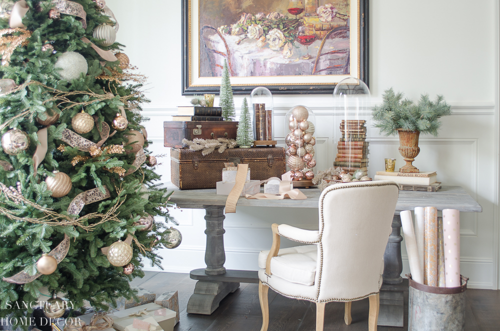 Christmas Living Room in Blush and Gold - Decor Gold Designs