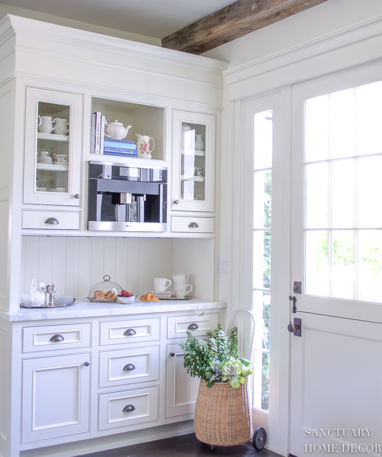 Swiss Coffee Kitchen Cabinets : Benjamin Moore Swiss Coffee Paint Color ...