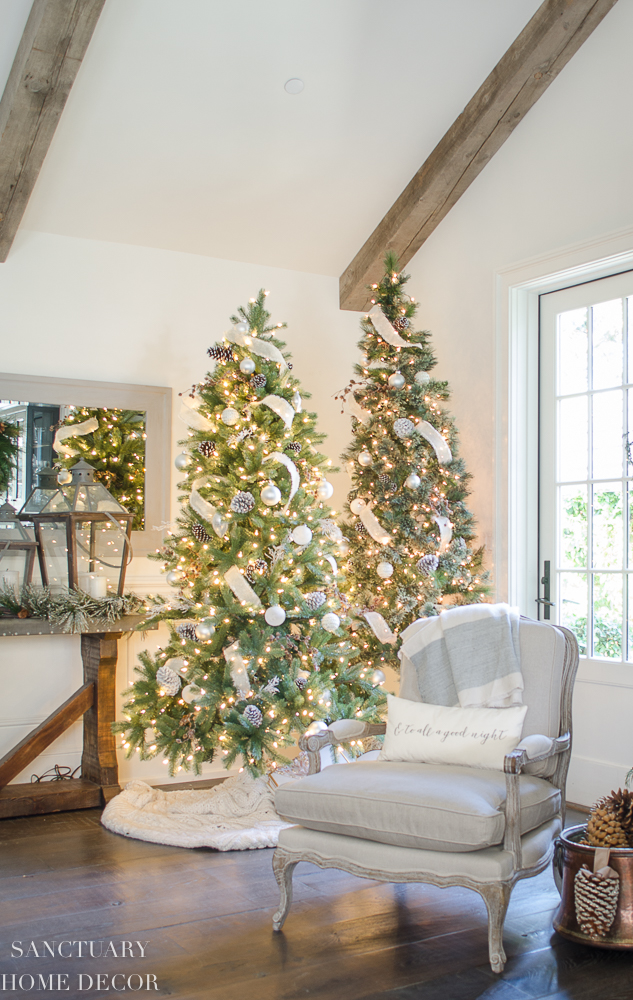 How to Decorate a Kitchen Christmas Tree All Natural