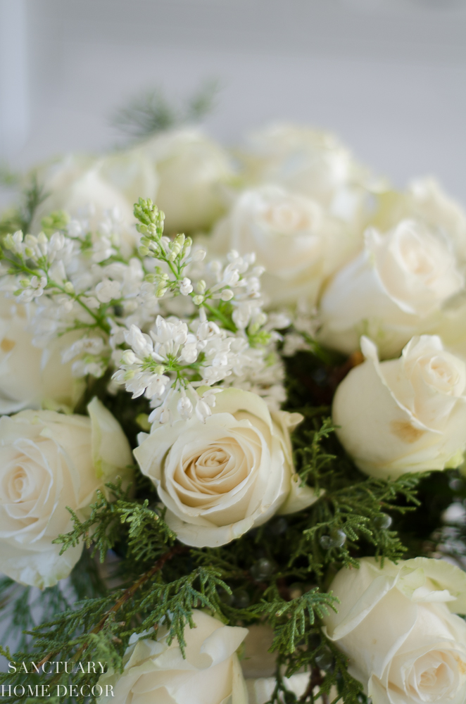 white flower arrangements for christmas