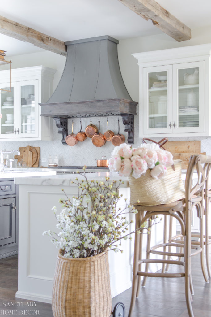 https://sanctuaryhomedecor.com/wp-content/uploads/2019/02/Spring-Home-Tour-Light-and-Bright-Decorating-683x1024.jpg