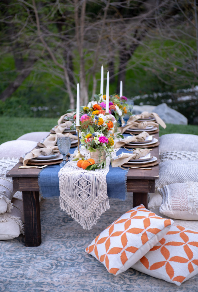 Elegant Outdoor Summer Table Setting : Items Needed to Set an
