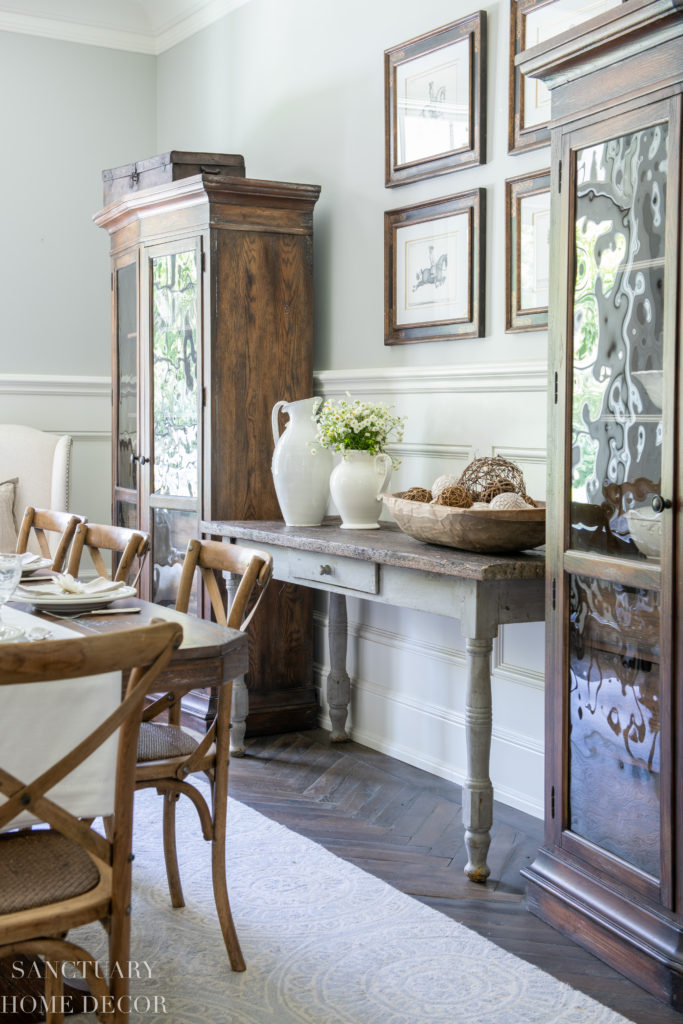 Farmhouse dining furniture