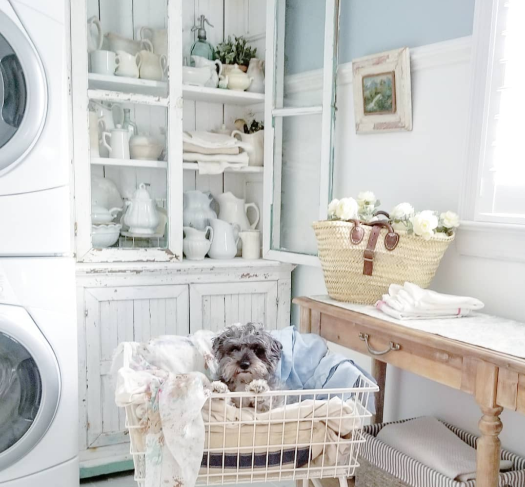 13 Beautiful Laundry Rooms - Decorating Ideas for Laundry Rooms