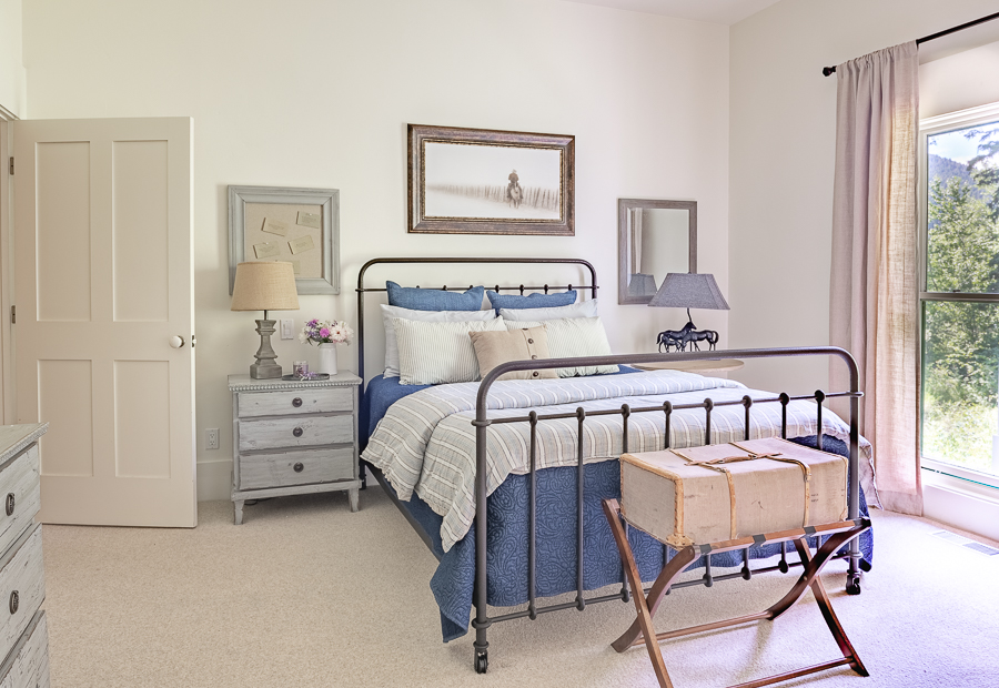 5 Guest Bedroom Essentials To Visitors Sanctuary Home Decor