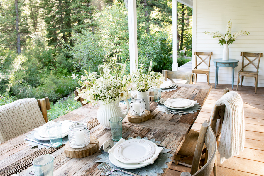 https://sanctuaryhomedecor.com/wp-content/uploads/2019/07/Rustic-Summer_Table-Setting-14.jpg