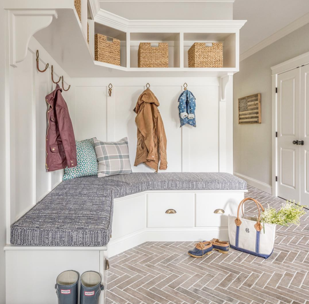 How to Decorate a Mudroom: 6 Mudroom Decor Ideas