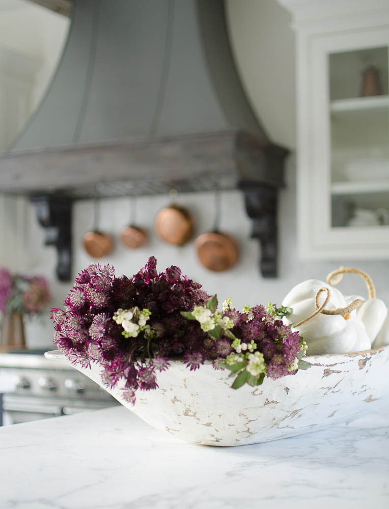 5 Minute Fall Decorating Tips-Dough bowl filled with fall decor