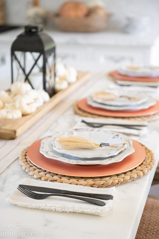 Easy and Casual Fall Harvest Table Setting