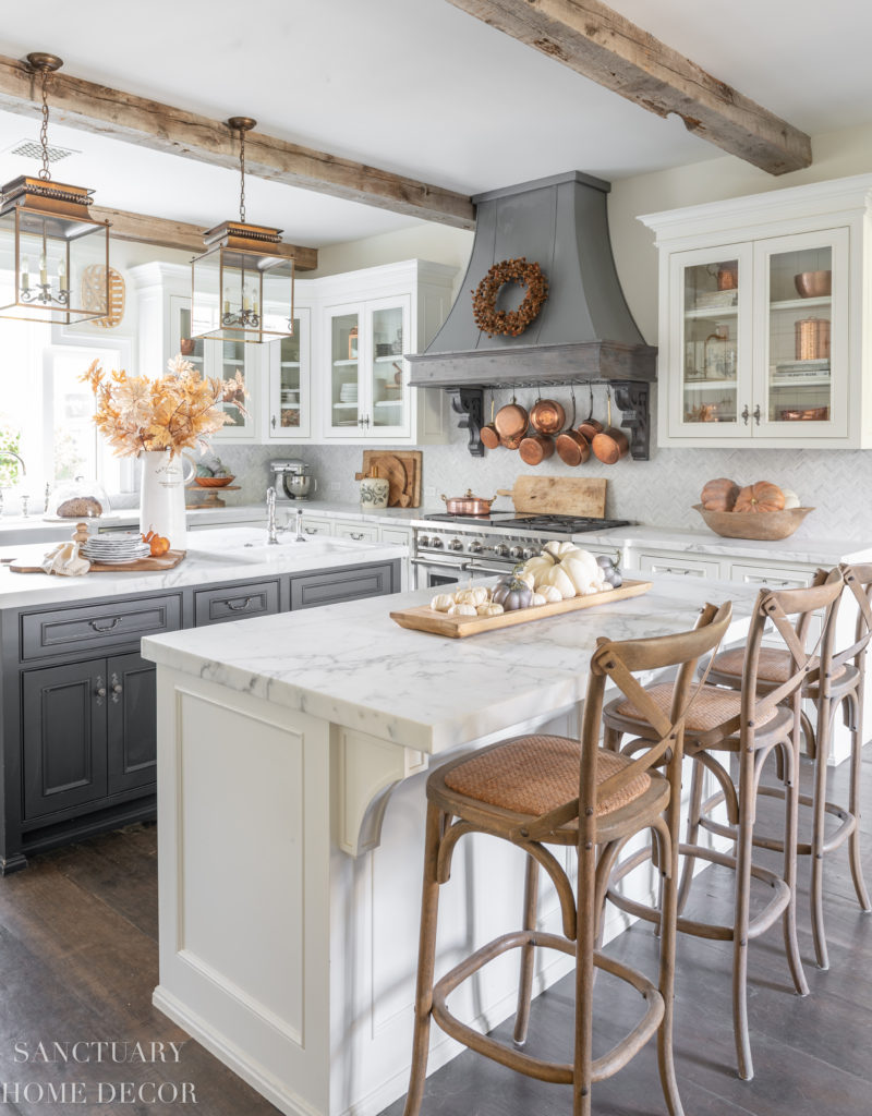 https://sanctuaryhomedecor.com/wp-content/uploads/2019/09/Fall_Farmhouse_Kitchen_Decorating-12-800x1024.jpg