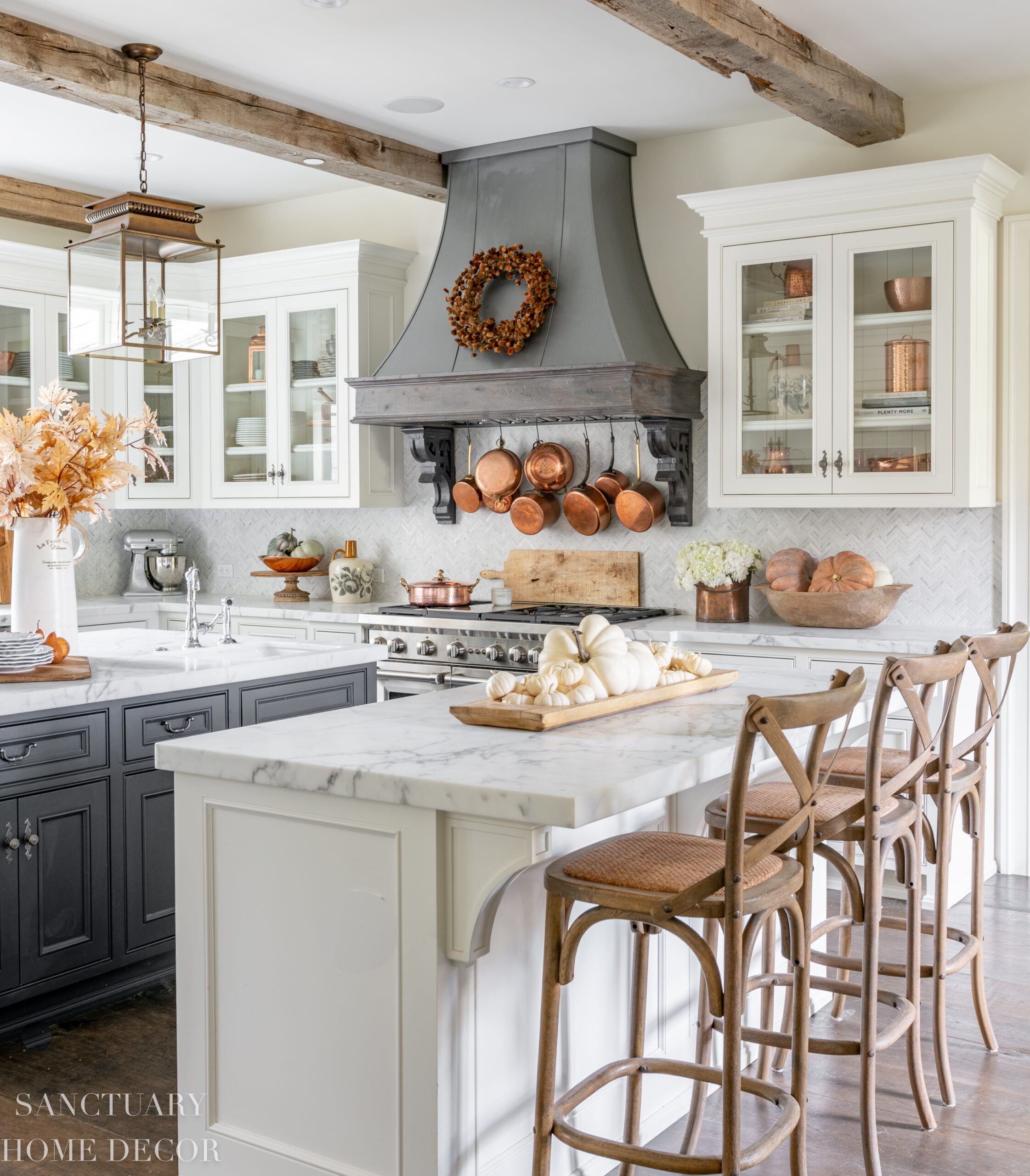 Christmas Kitchen Decor - MY 100 YEAR OLD HOME