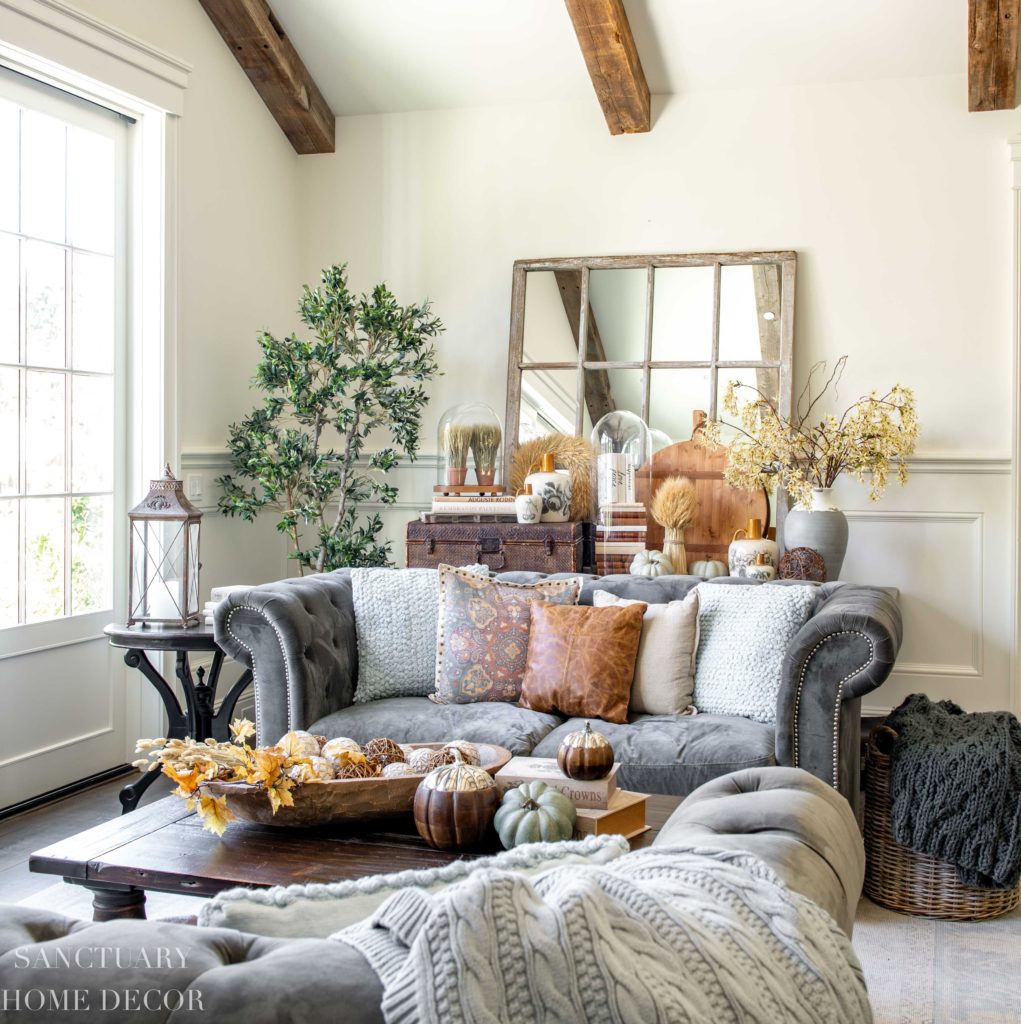 Elevate Your Home Decor with a Casual Pillow Arrangement