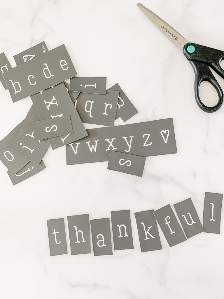 How to Stencil a Thanksgiving Napkin