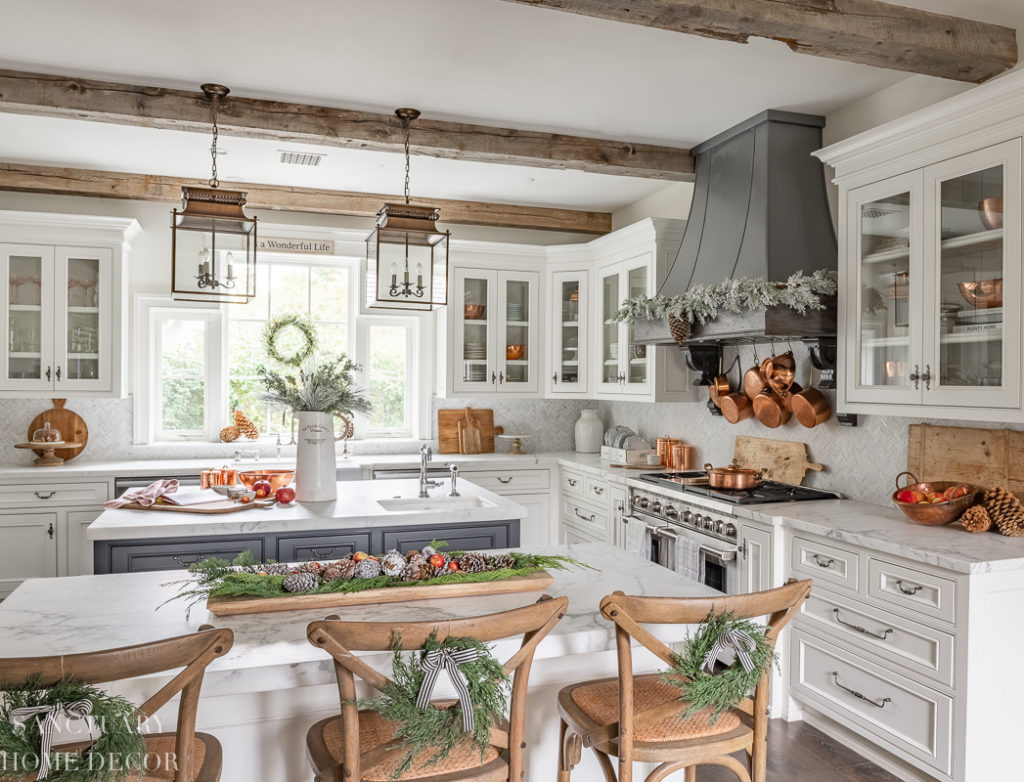 Christmas Kitchen Decor - MY 100 YEAR OLD HOME