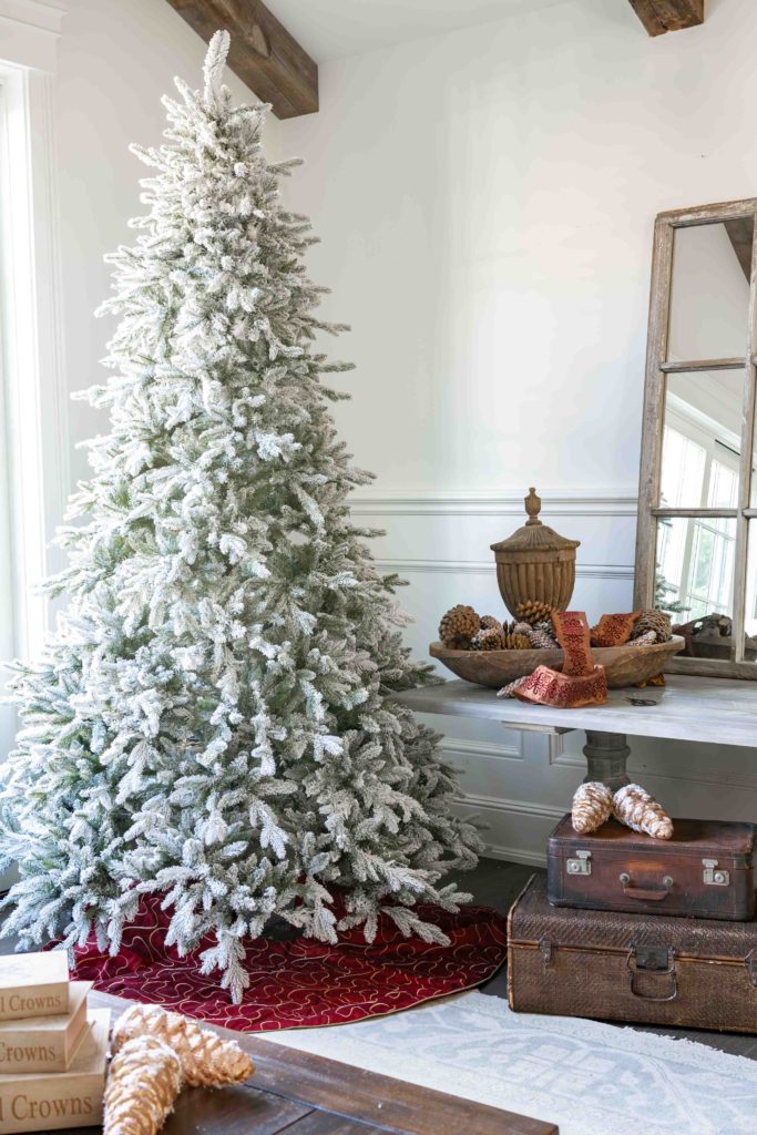 How To Decorate A Real Christmas Tree - The Best Tips And Tricks! - Simply  Lovely Living