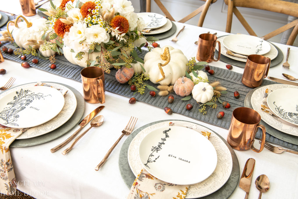 https://sanctuaryhomedecor.com/wp-content/uploads/2019/11/Thanksgiving_Table_with_Traditional_Colors-16-1024x683.jpg