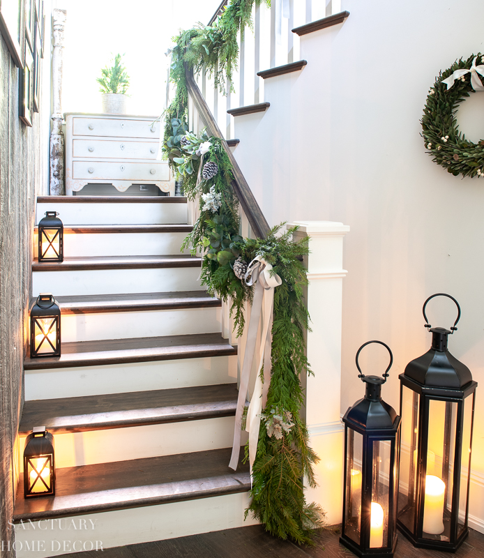 How to Put Garland on a Staircase