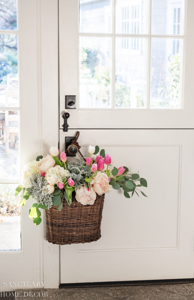DIY Door Basket With Flowers - Kippi at Home