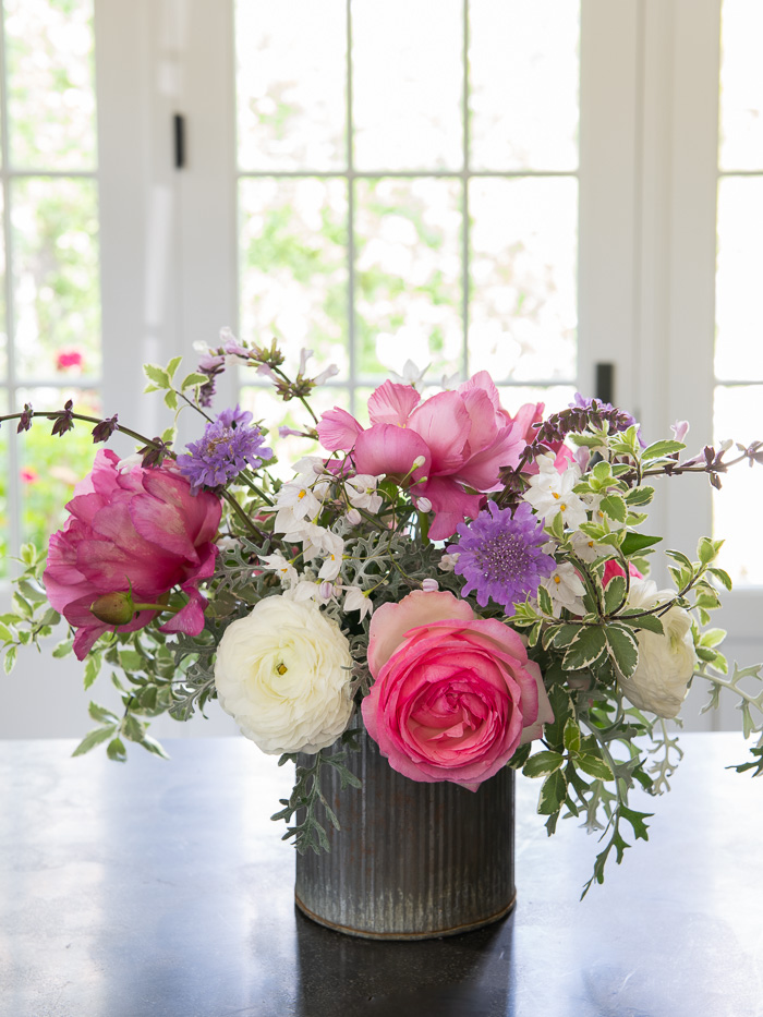 8 Summer Flower Arrangement Ideas - Summer Floral Design