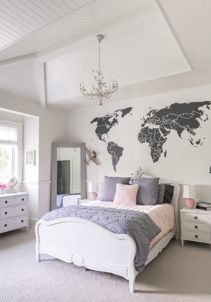 https://sanctuaryhomedecor.com/wp-content/uploads/2020/05/Teen_Girls_Bedroom_Pink_and_Gray-6-718x1024.jpg