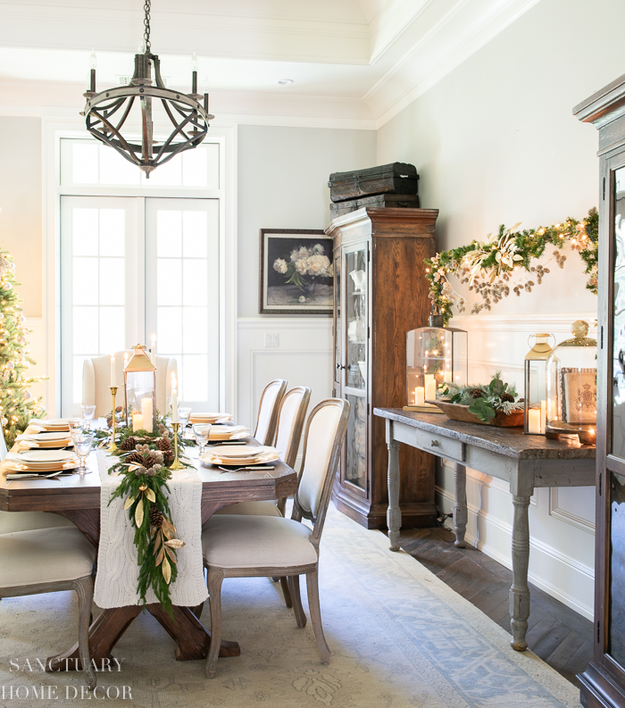 Cozy Christmas Dining Room Decorating Ideas