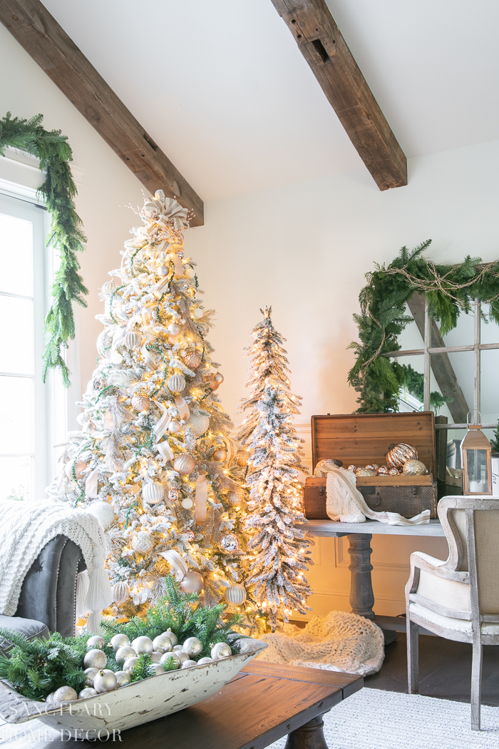 How to Decorate A Christmas Tree with Mixed Metals