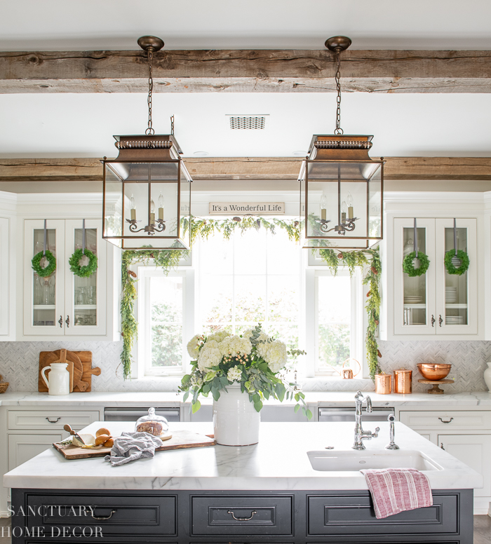 Christmas Kitchen Decor to Bring Holiday Joy to Your Home - Farmhousehub