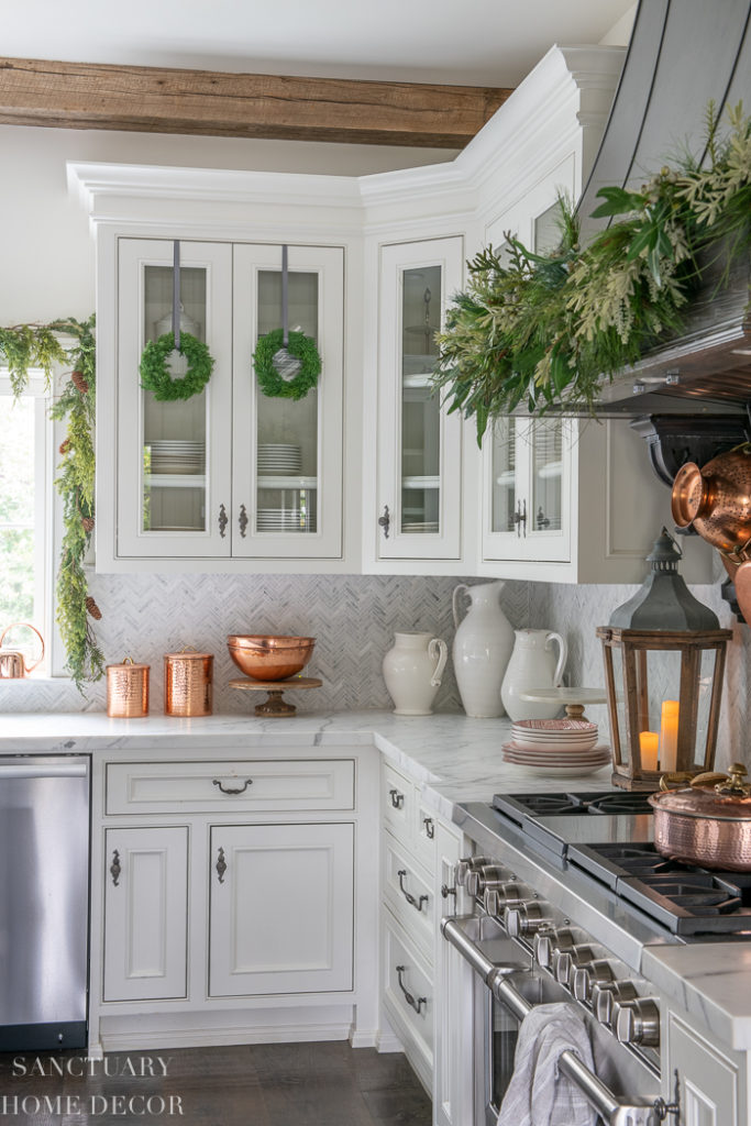 Easy Ways to Decorate a Kitchen For Christmas - Sanctuary Home Decor