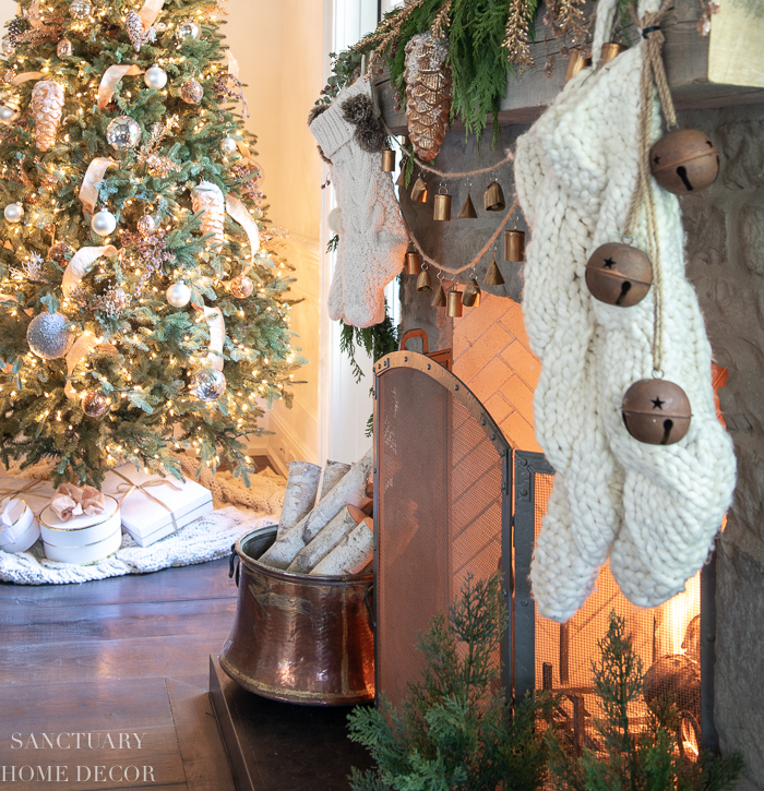 Living Room Farmhouse Christmas Decor - MY 100 YEAR OLD HOME