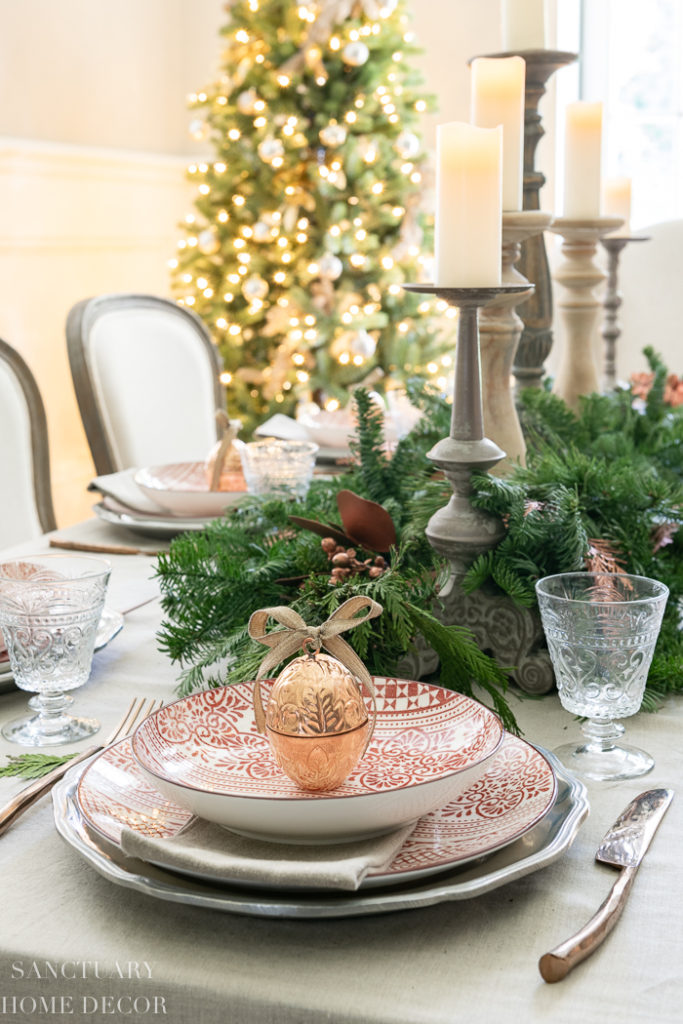 Simple Holiday Table Setting in Pine and Gold