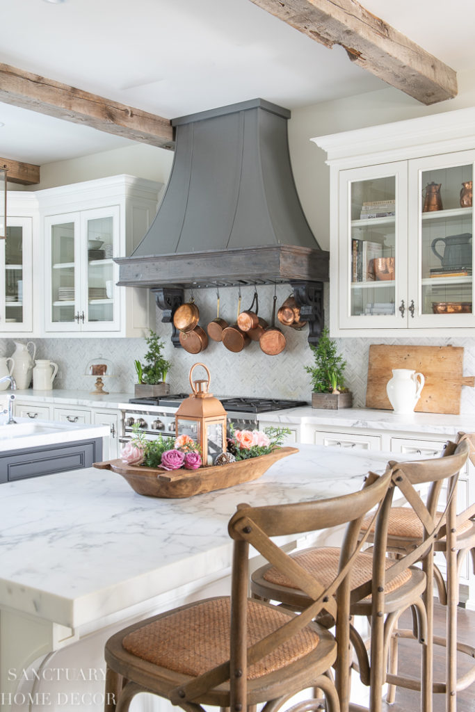 Farmhouse Kitchen Fall Decorating Ideas - Sanctuary Home Decor