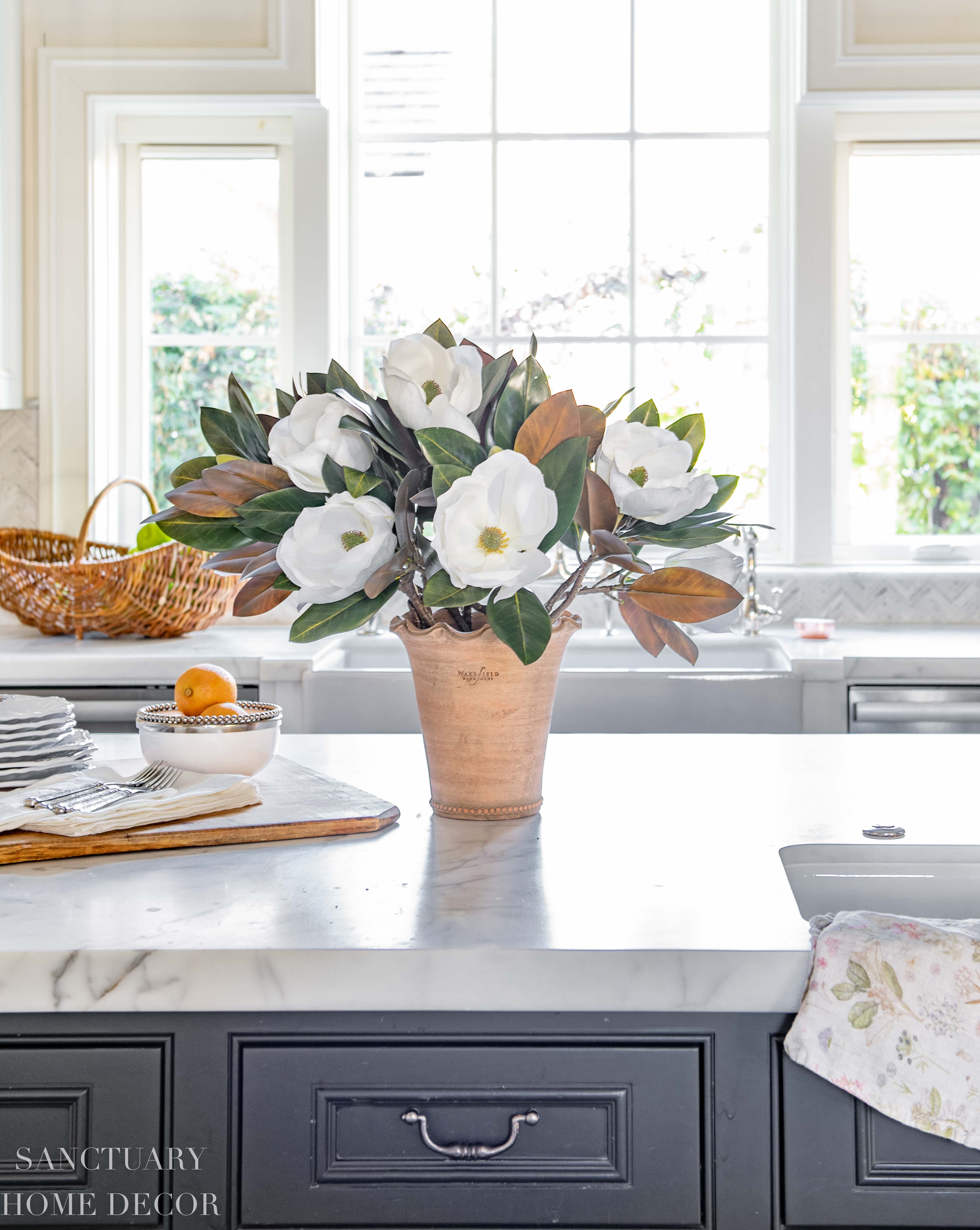 ELEGANT KITCHEN DECOR FOR SPRING