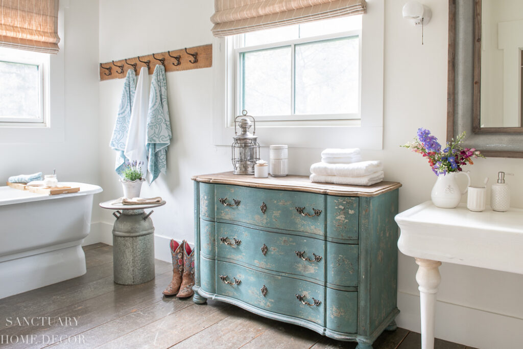 Essentials For Sprucing Up Your Guest Bathroom — LIVEN DESIGN