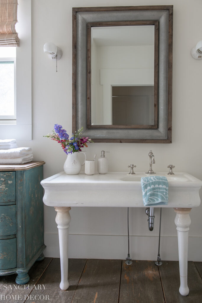 Setting Up the Perfect Guest Bathroom - A Beautiful Mess