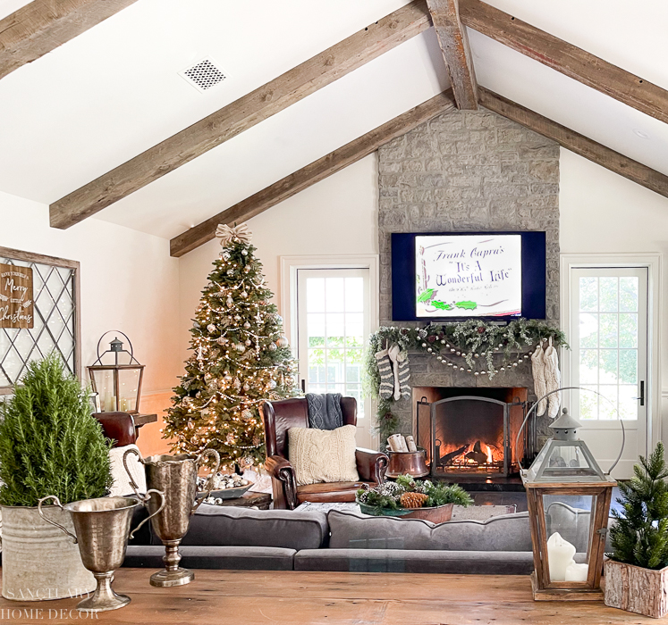 Simple and Neutral Christmas Home Decor - A Poised Perspective