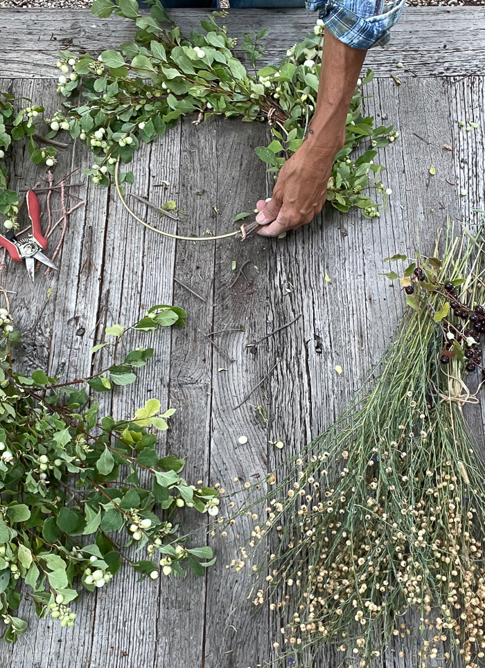 How To Make A Fall Wreath From Yard Clippings